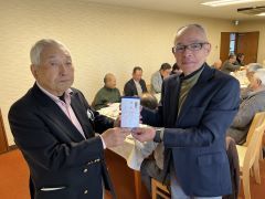 第103回宮島志和カントリー倶楽部優勝木下飛星さん右側1.jpg